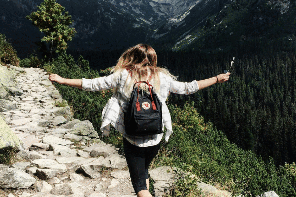 Save Money While Travelling as a Student