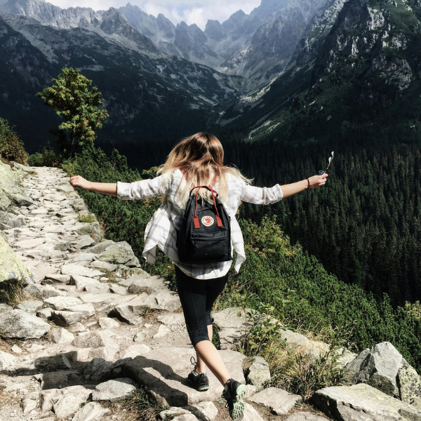 Save Money While Travelling as a Student