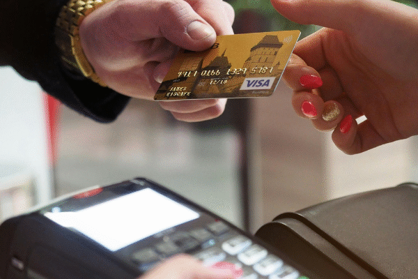 15 Tips to Control Impulse Spending (Psychology + Practical Tips)