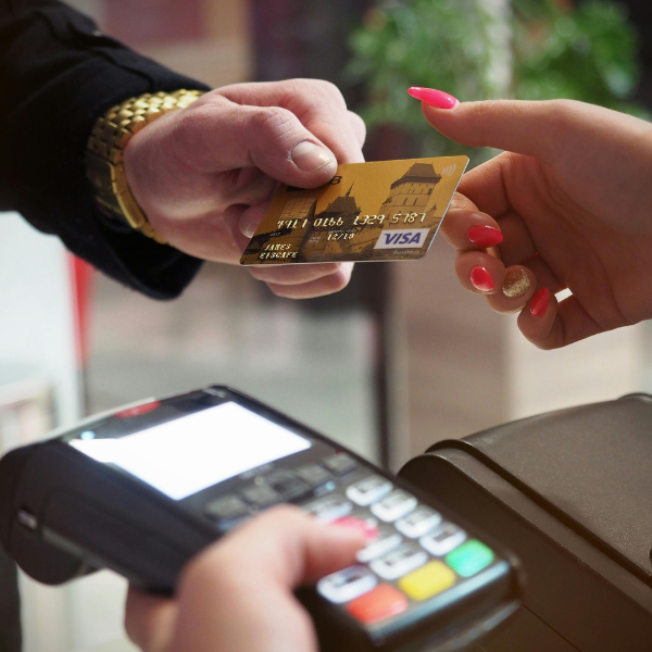 15 Tips to Control Impulse Spending (Psychology + Practical Tips)